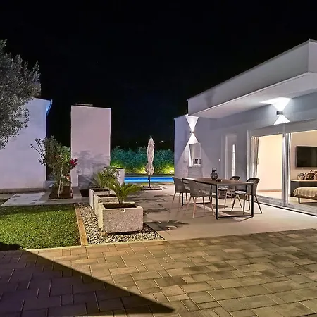 D'house Villa
