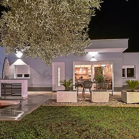 D'house Villa *