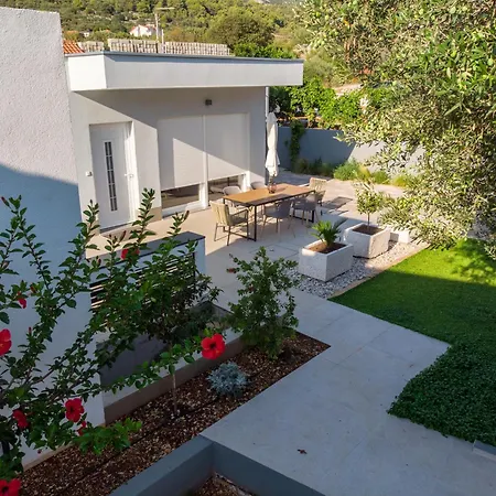 Villa D'house Vinisce